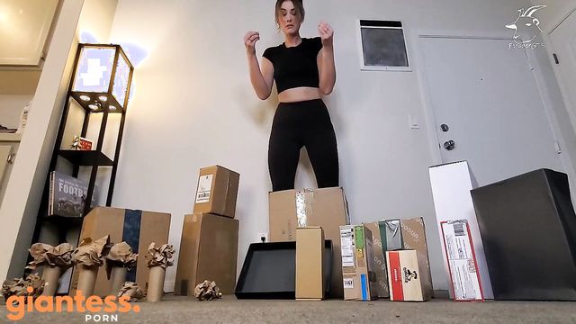 Forager's Giantess - Tall Megan Uses Her 6ft Frame On A City