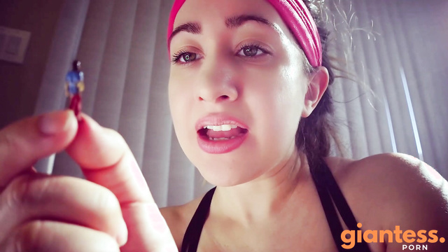Lalunalewd - Giantess Yoga-Mommy Horny and Hungry