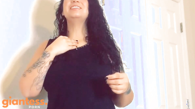Drea Хoxo - A Little Snack for Giantess