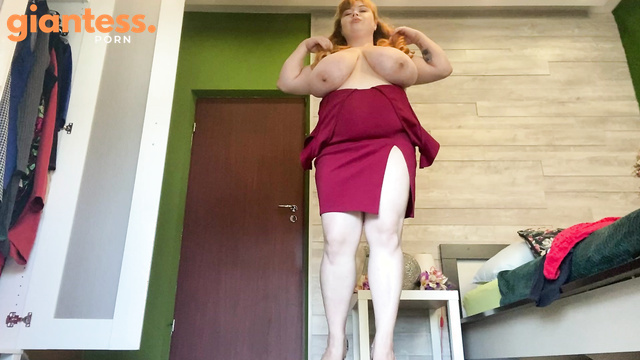 Giantess Roxanne Miller Gives You JOI