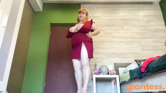 Giantess Roxanne Miller Gives You JOI