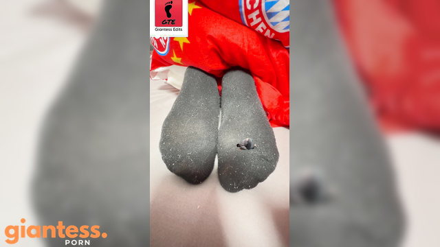 Giantess EditZ - Late Night Sock Worship