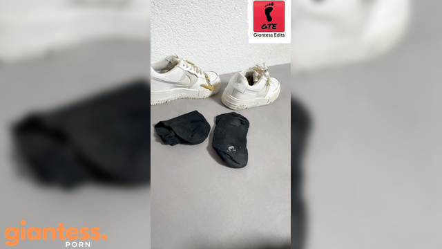 Giantess EditZ - Worship Her Feet, Shoes And Socks