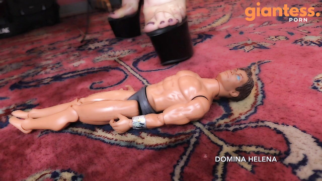 Domina Helena - Giantess Favorite Toy: Tiny Man’s Humiliation Experience