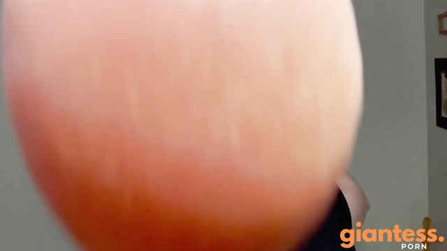 Evelyn Jade - Under Her Dirty Feet: The Giantess Babysitter’s Hard Step