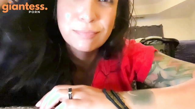 Drea Xoxo - The Little Spying Elf Can’t Hide From the Giantess Eyes