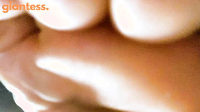 MXDominionakaCrushGoddess Clips - Giantess Finds and Takes Control of a Tiny White Girl