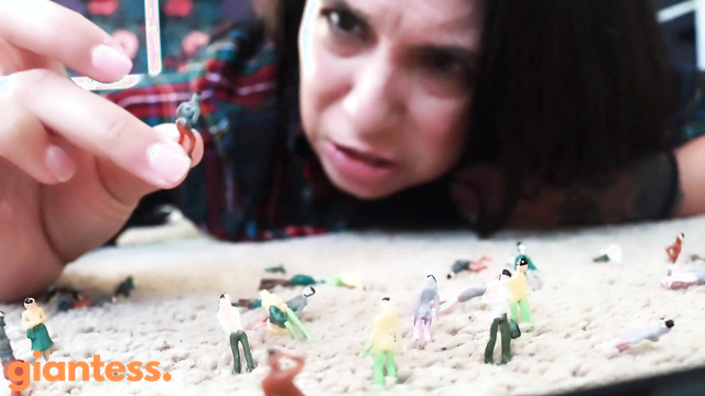 Clips by Drea - The Hungry Giantess Faces an Unexpected Attack