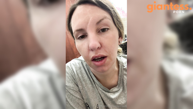 Late Night Without Makeup: Giantess Teasing Her Big Asshole