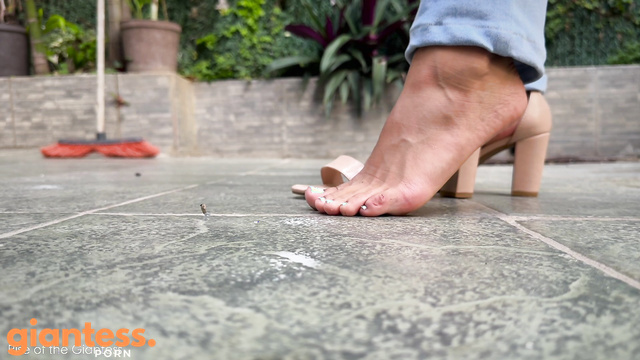 Rise of the Giantess - Nothing Can Stand Against Giantess Serena's Sweep