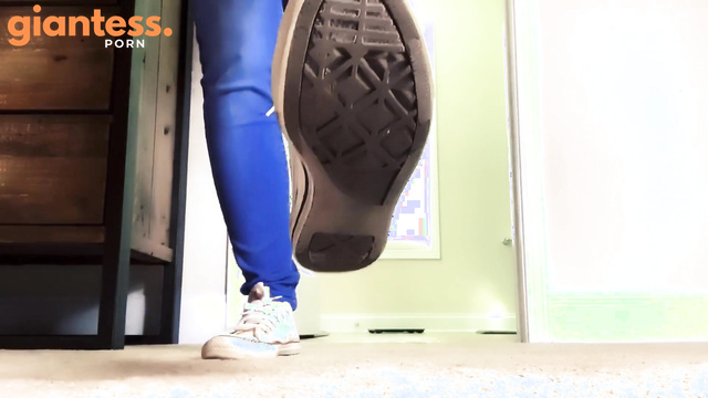 Drea Xoxo - Fury of the Giantess: Stomping on the Little Slave in Jeans