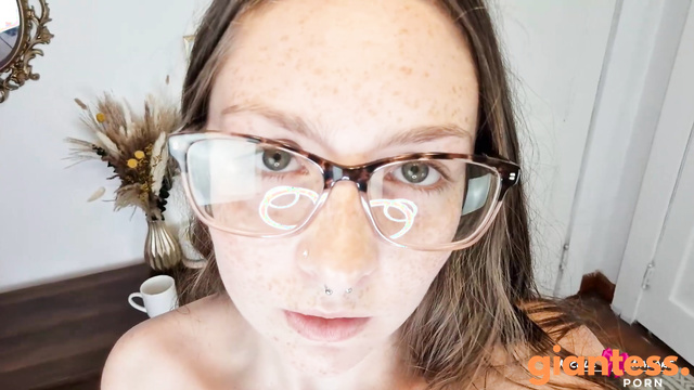 Request - Giantess Seductive Lunch in Lingerie for Her Tiny Boyfriend