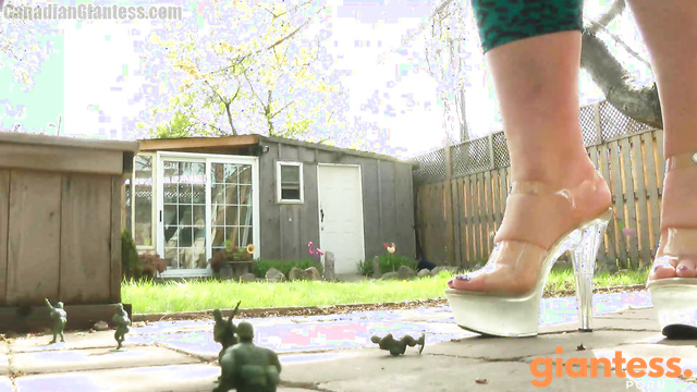 Canadian Giantess - Rescue and Repeated Crushing: Amazon Lisa Lusche Saves Her Friends