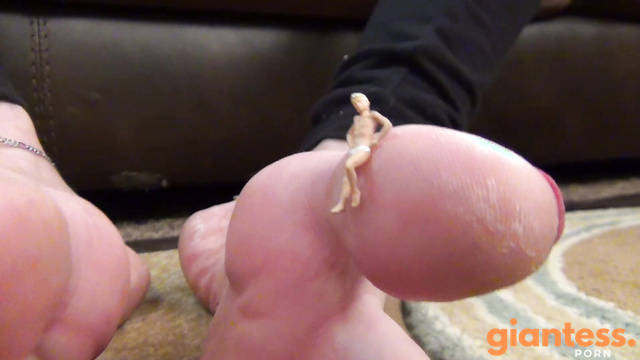 Southern Giantess - You Little Slave, Now Immortal in My Warm Socks