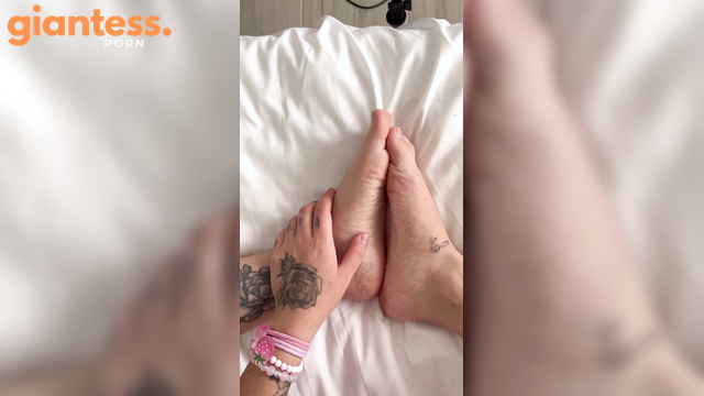 Cutielanalova - Bare Soles of the Giantess Confront the Little Innocent Boy