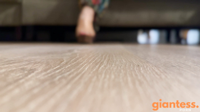 Giantess Lyra: Evening Alone in Heels, Searching for Tiny Man