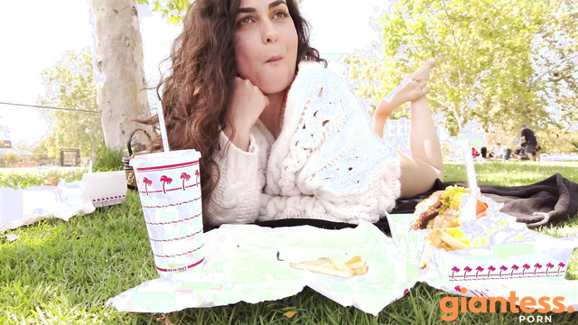 When the Dream Date with a Giantess Goes Wrong, She Eat Me