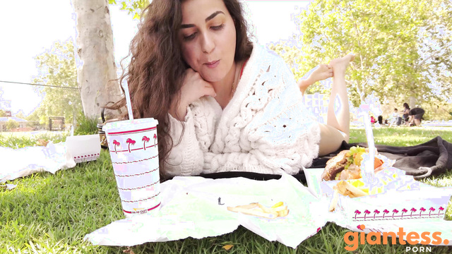 When the Dream Date with a Giantess Goes Wrong, She Eat Me
