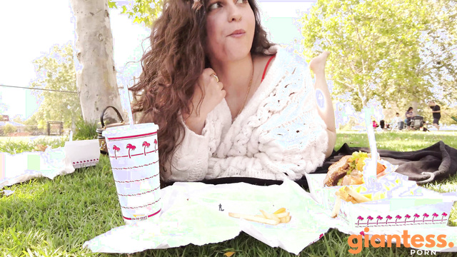 When the Dream Date with a Giantess Goes Wrong, She Eat Me