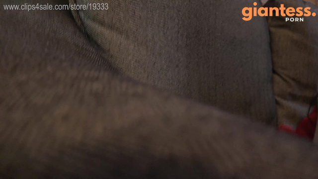 GSFCreator - Tiny Man Who Likes Giantess Soles Delivers an Unforgettable Foot Worship