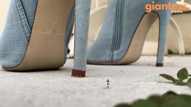 WorldUnseenFilms - No Escape: The Tiny Man Can’t Save Himself From Giantess