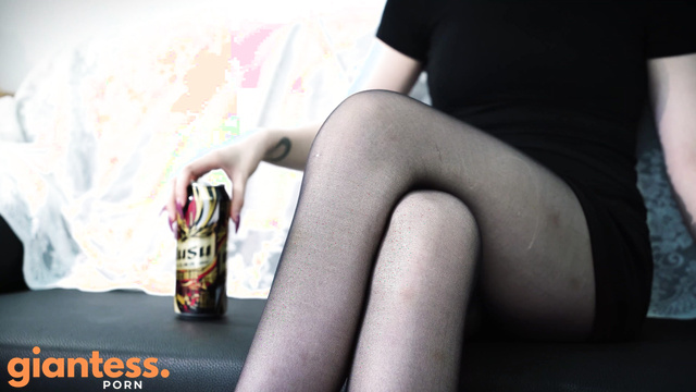 Tiny Man In Room Served For Pantyhose Lovers & Fetishist