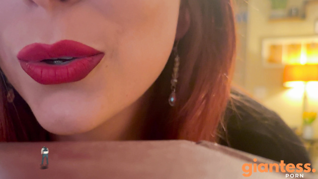 WorldUnseenFilms - Too Small to Escape: Dying Days Beneath The Giantess