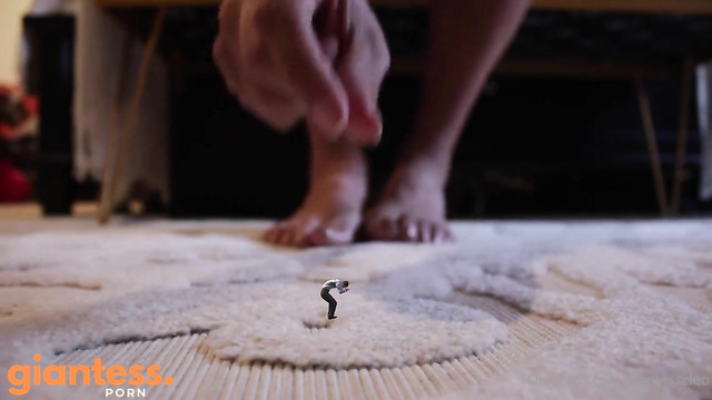 Giantess Cleo Plays With a Bug And Flaunts Her Feet