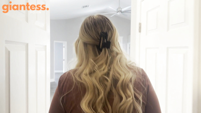 WorldUnseenFilms - Giantess MILF Realtor Inspection New Guest House