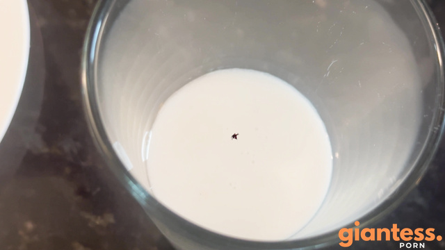 WorldUnseenFilms - Giant Scarlett Babysits and Has Fun While Enjoying Her Meal