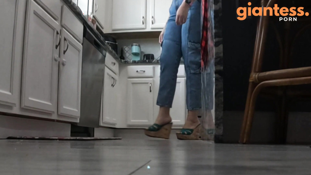 WorldUnseenFilms - Lonely in The Kitchen: Giantess Latina Needs Company
