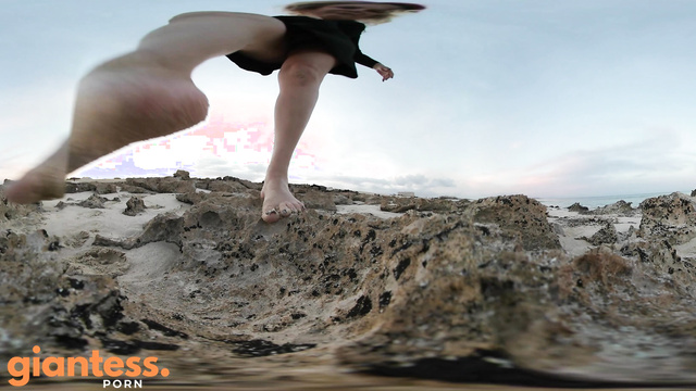 Giantess Loryelle Crush