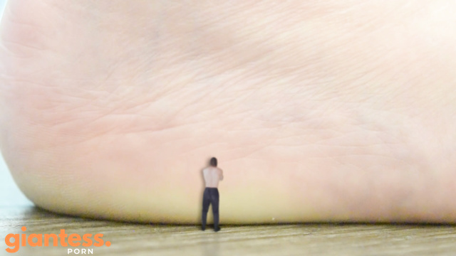 Tinyhybrid - Barefoot Giantess Accidentally Smashed Her Tiny Boyfriend