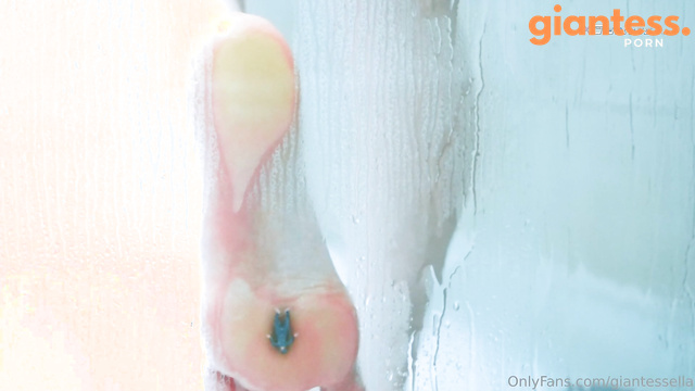 XGiantess - You Sneaked Into Your Stepsisters Shower, But She Crush You