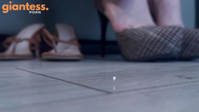 WorldUnseenFilms - Shoe Swap Without a Care: The Giantess Doesn't Notice