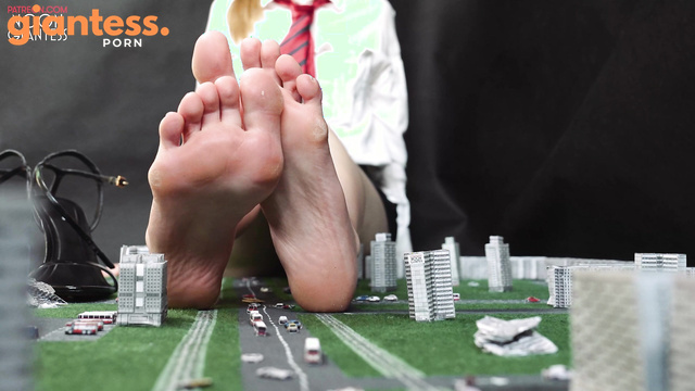 Giantess Noon - The Giantess Goes Crazy Again: Chaos Unleashed Once More