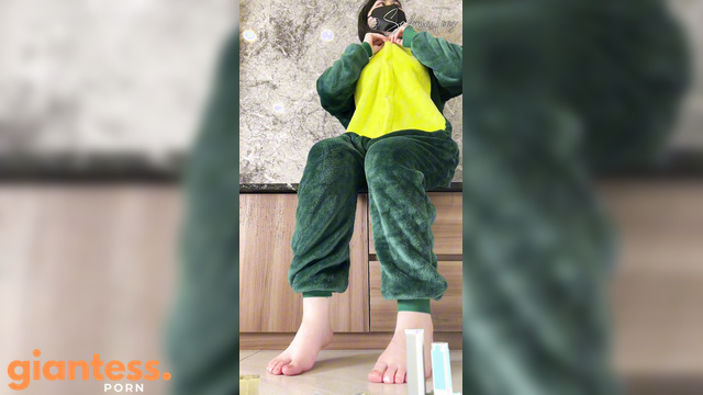 Salome Toes - Scared Streets, Shattered Skies: Giantess Feet Brought Chaos