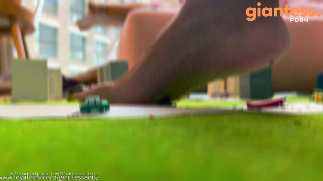 Giantess EditZ - Little Screaming Peoples Can't Escape From Giantess Puja's Part 2