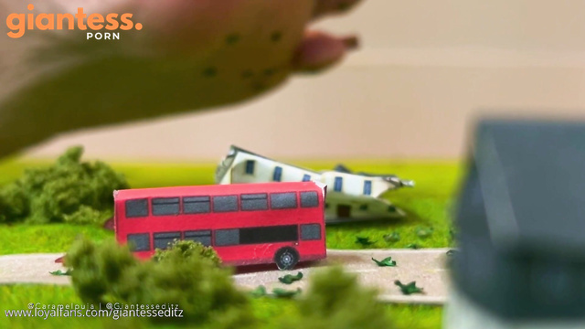 Giantess EditZ - City Of Madness Destroyed by Giantess Puja's Part 3
