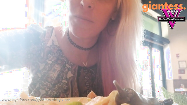 Goddess Vicky Vixxx - Unexpected Snack: Mommy Eats You At Food Court