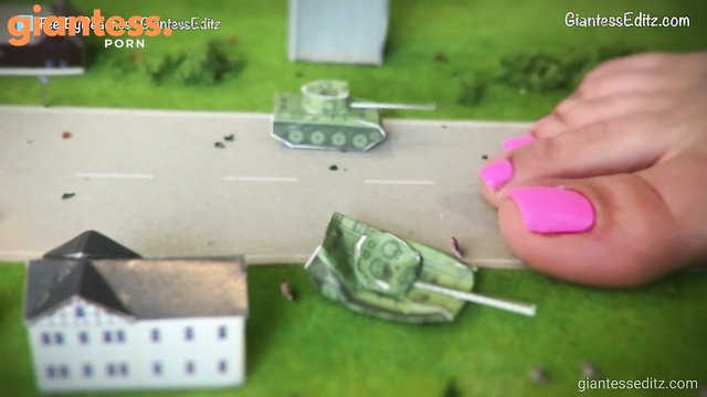 Giantess EditZ - Giantess Peaches Creates a City Only to Watch It Burn Part 4