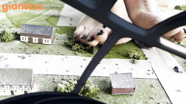 MissFairTradeFeet - Giantess Fairtrade And Helicopter Chase: Short Version