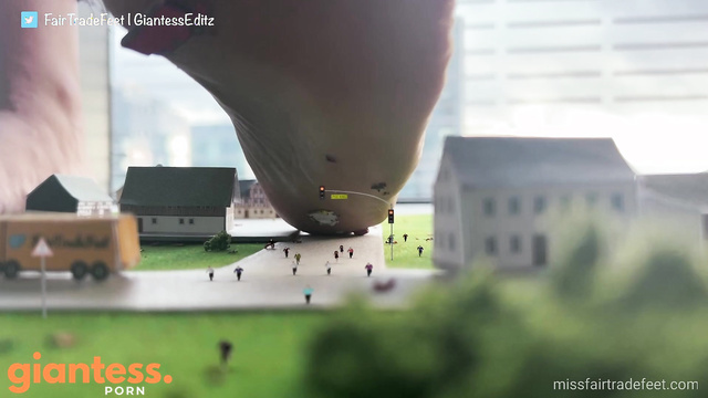 Giantess Fairtrade Crush