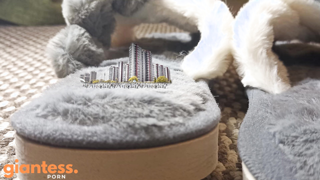 Giantess Lina: Lost In A Different House, In Micro Different World