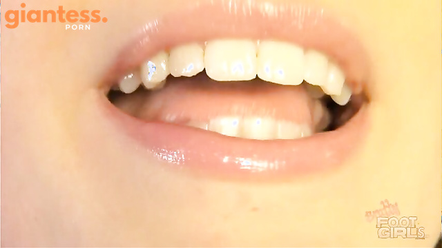 Bratty Foot Girls - Dinner Delivery From Giantess Jacquelyn Velvets