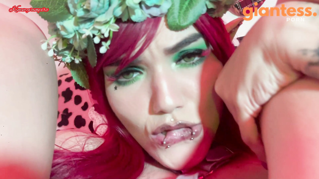 Kimmy Vampire - The Giant Elf And Her Majesty Sweet Pussy Insert The Car