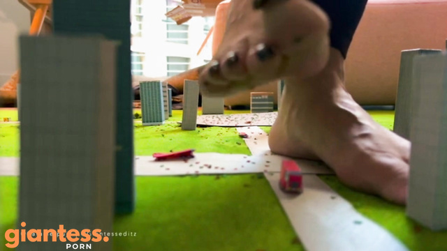 Giantess EditZ - Color Graded Chaos: Giantess Puja Takes The City