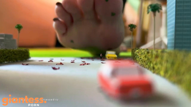 Giantess EditZ - Color Graded Chaos: Giantess Puja Takes The City