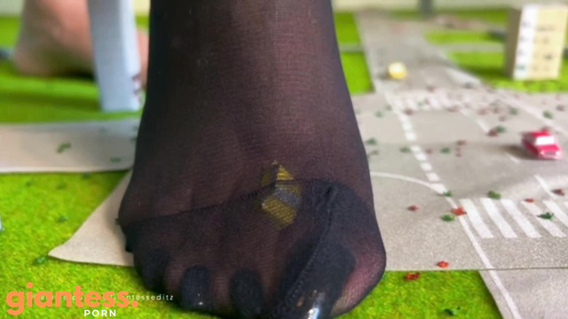 Giantess EditZ - Color Graded Chaos: Giantess Puja Takes The City
