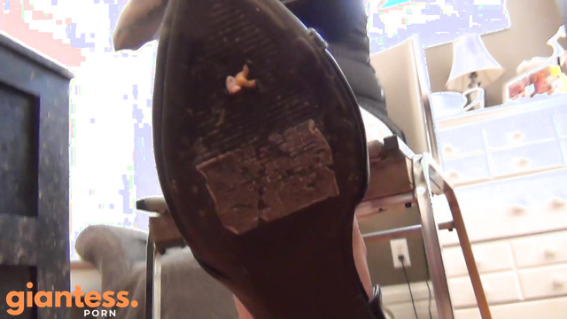 Southern Giantess - Saige’s Crushing Encounter With Stepson And Friends